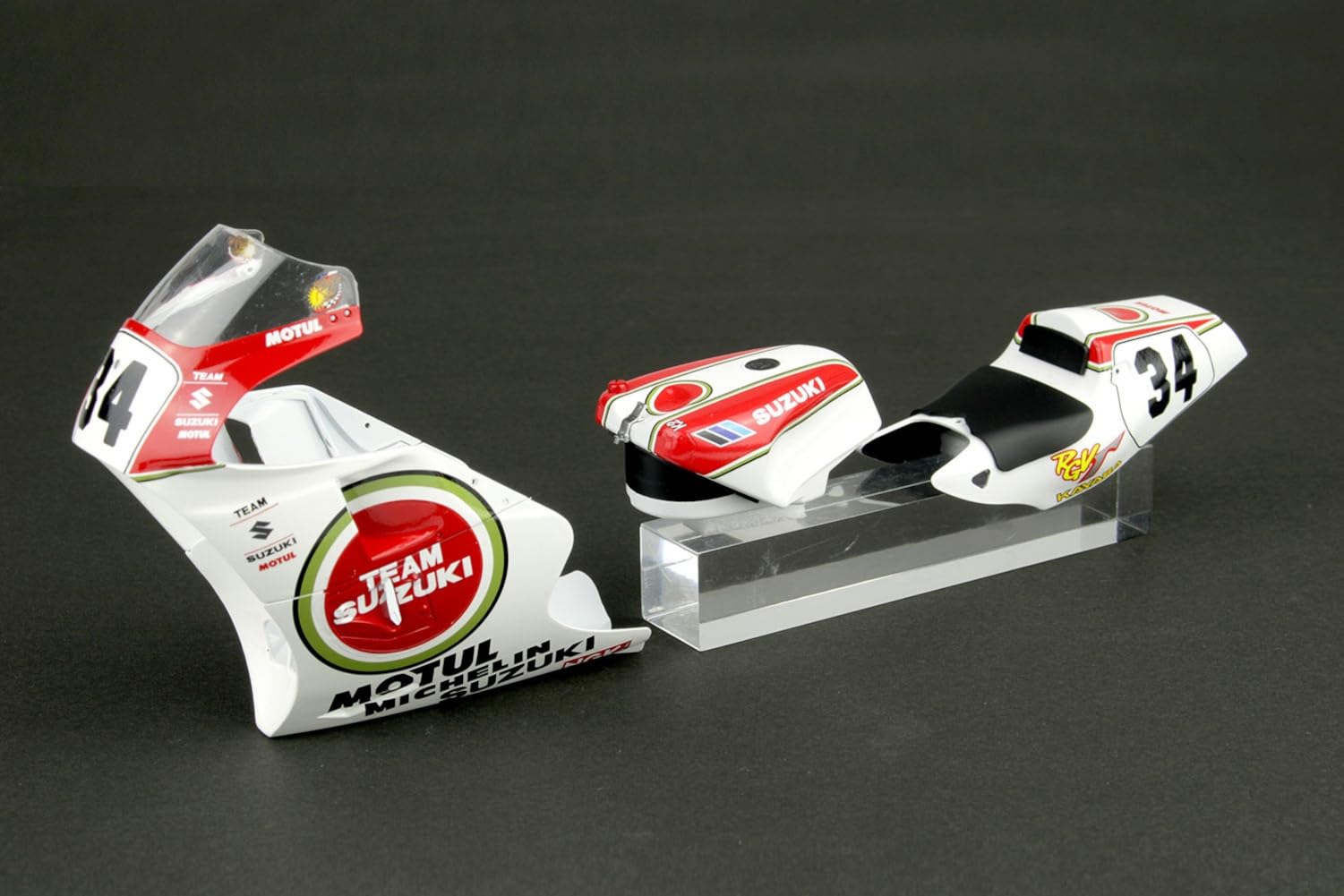 Beemax 13001 Suzuki RGV 500 1993 Campione del Mondo Moto 500 1:12 Model Kit