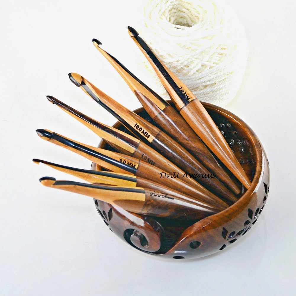 Häkelnadel Set aus Holz (7 Stück mit Schüssel) – Ergonomische Häkelnadeln aus Palisander, Größen 4 mm – 10 mm by DnU Avenue