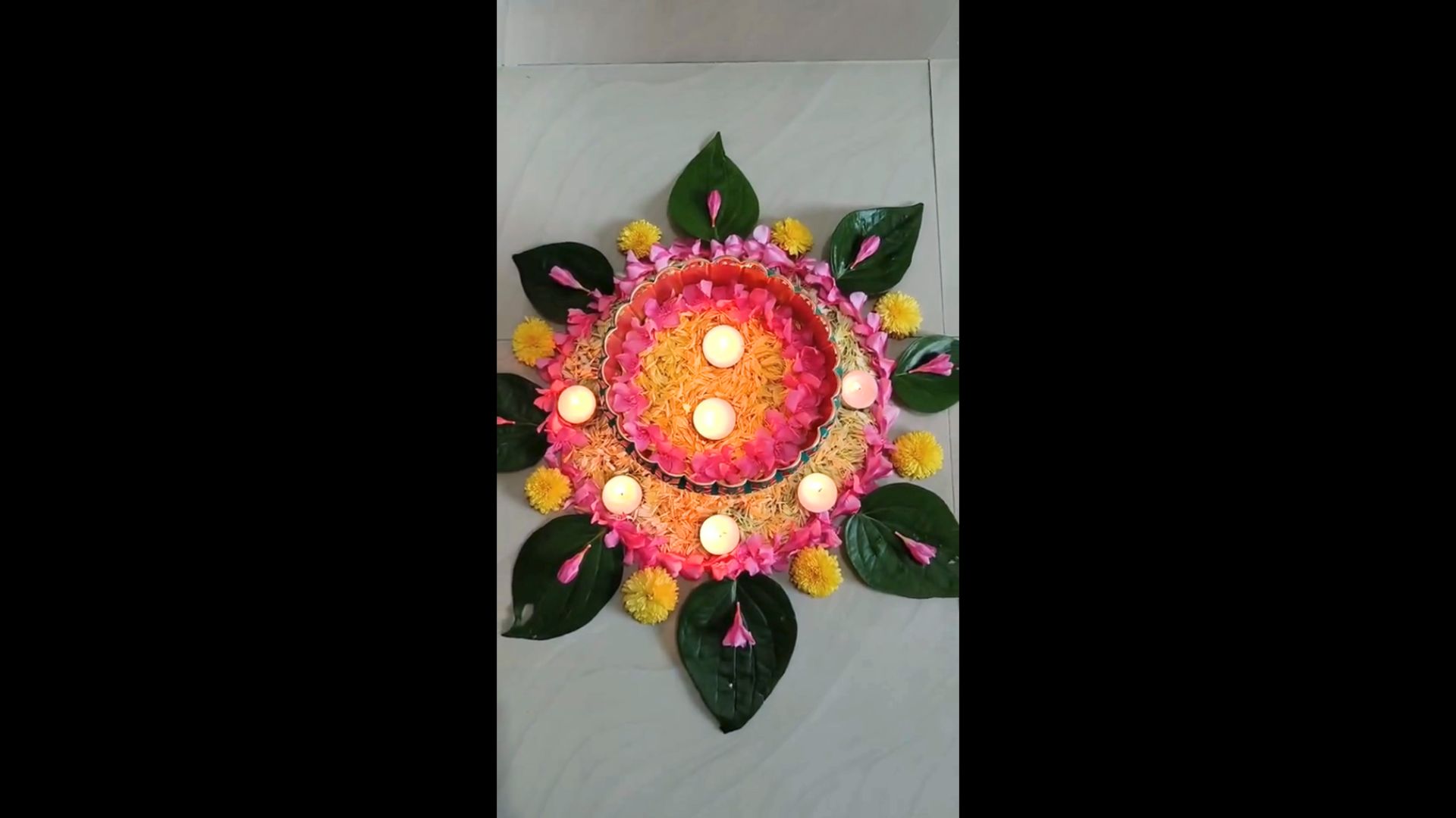 SATYAM KRAFT 4 stuks Sensor Water Drijvende Diyas Rookloze Vlamloze Kaarsen Lotus Bloemen Led Theelicht Kaars voor Zwembad, Vijver, Glas Water Kom, Diwali Decoratie, Home Decor Items (Multi