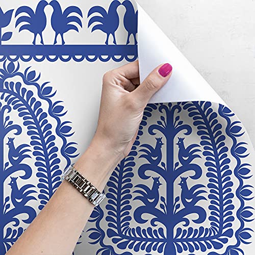 Papier peint intissé pour masquer imperfections mur et meuble de salon