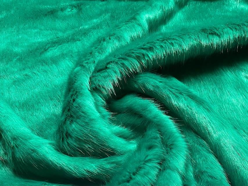Fourrure de luxe vert océan suisse au mètre pour haute couture