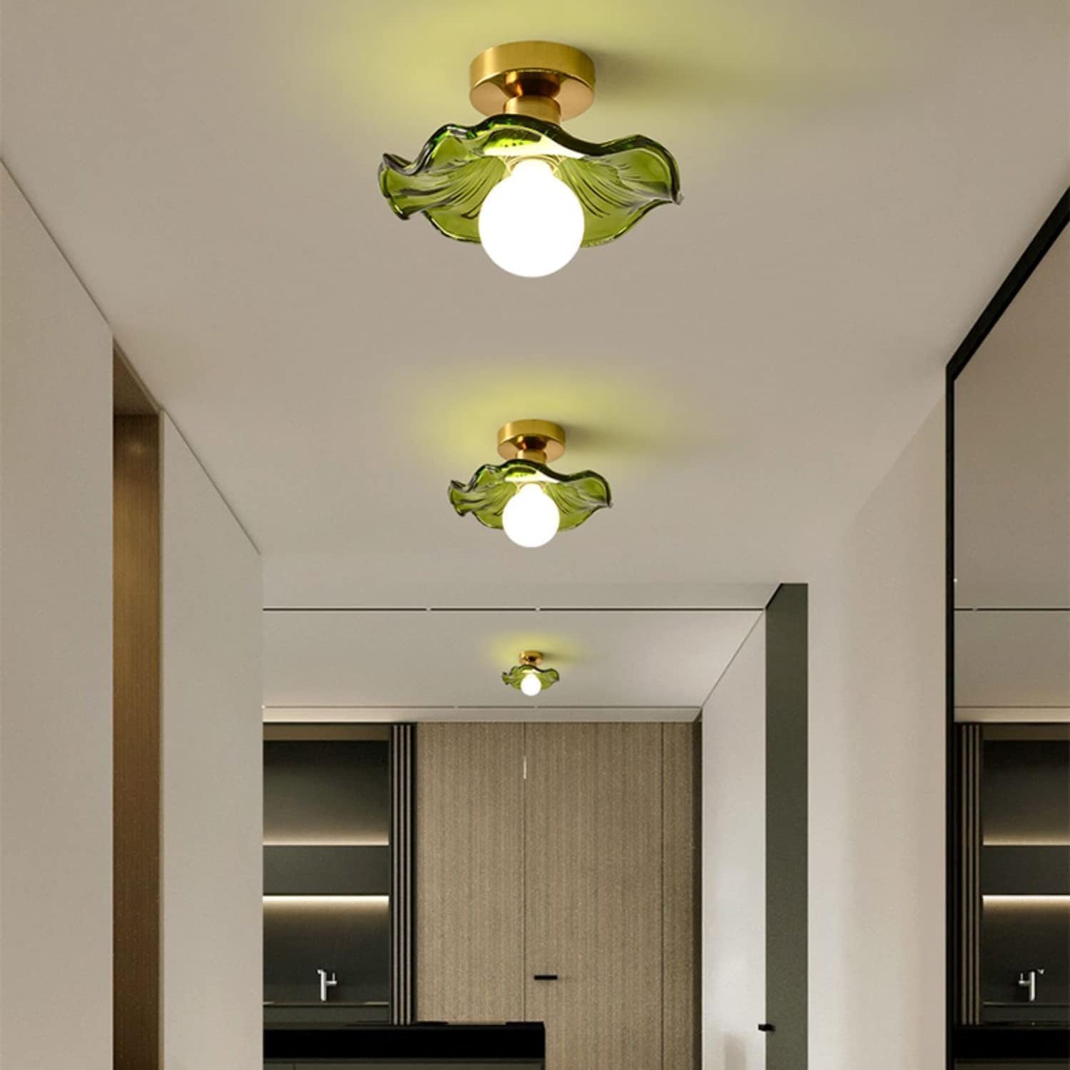 Lámpara Green Semi Flush Mount Ceiling Light Vintage Lotus Flower Glass Shade Close to Ceiling Light Fixtures Brass Small Ceiling Lighting for Hallway Kitchen Bathroom Foyer Corridor