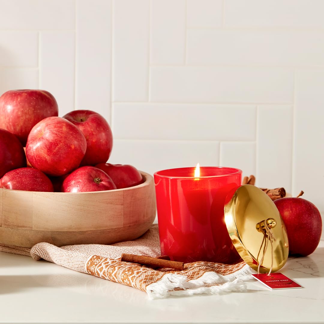 Thymes Simmered Cider Harvest Red Poured Candle - ciepła i pikantna świeca zapachowa z nutami jabłka, goździków i kardamonu - luksusowy zapach do domu - czerwona świeca (368 g)