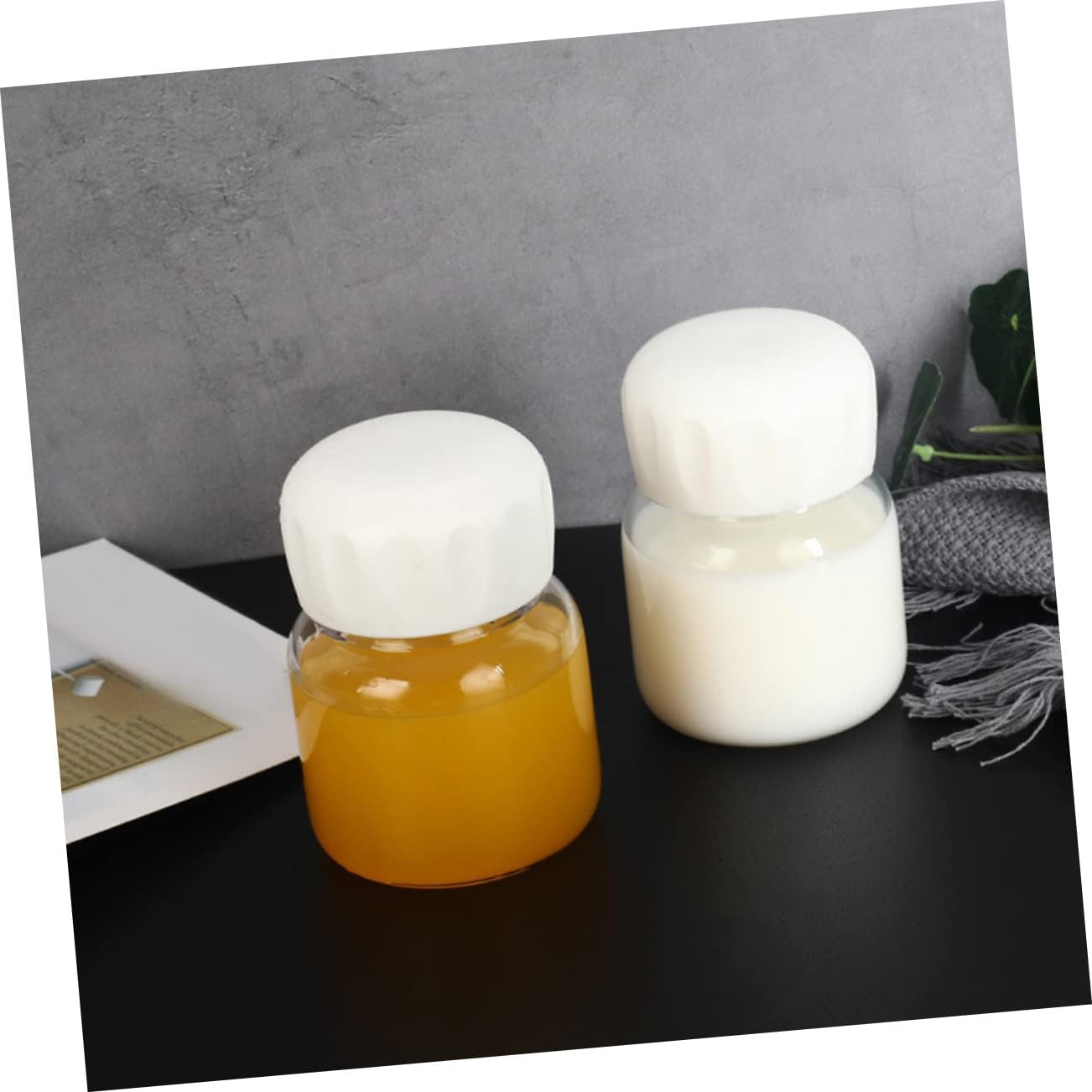 SOLUSTRE Portable Shaker Bottle Set Mini Heat-Resistant Borosilicate Glass Juice Bottles Caps for Students and On-the-Go Use 2-Piece Storage Container