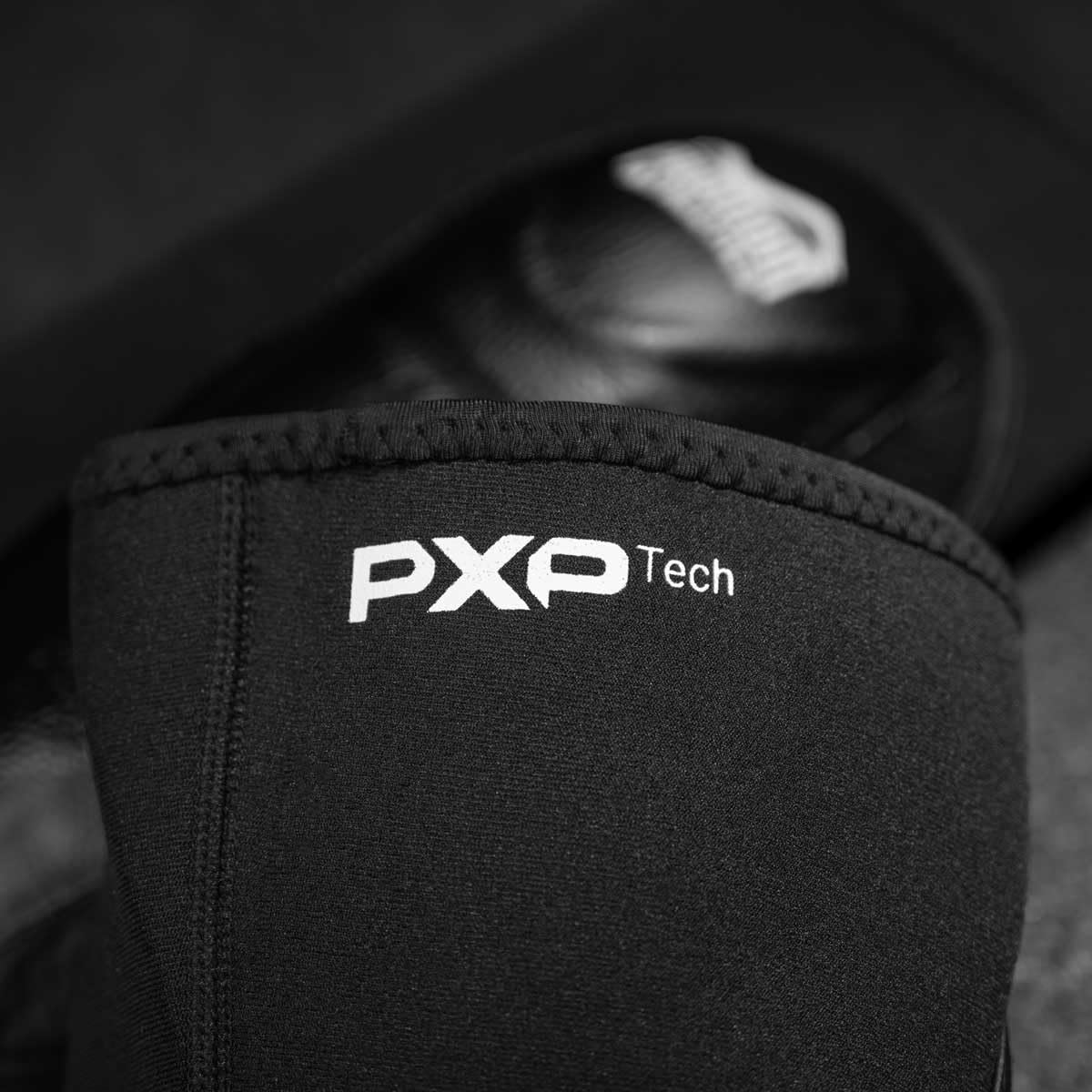 Phantom Athletics Genouillères MMA RIOT Pro - Genouillères Muay Thai - Genouillères pour jiu-jitsu brésilien, lutte, arts martiaux et autres sports comme le volleyball (L/XL, Riot Pro - Noir)