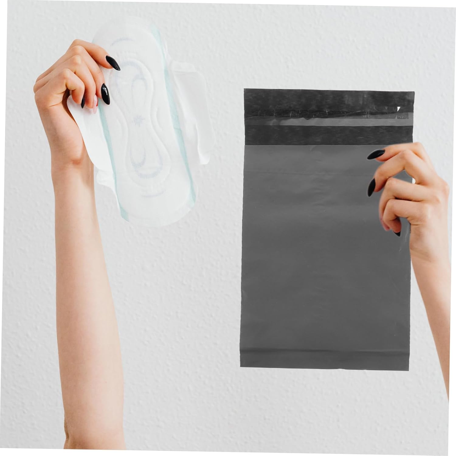 200pcs Self-Seal Bags Tear-Resistant Menstrual Pouches Strong Adhesive for Women and Girls Lightweight Leak Convenient for Period Use