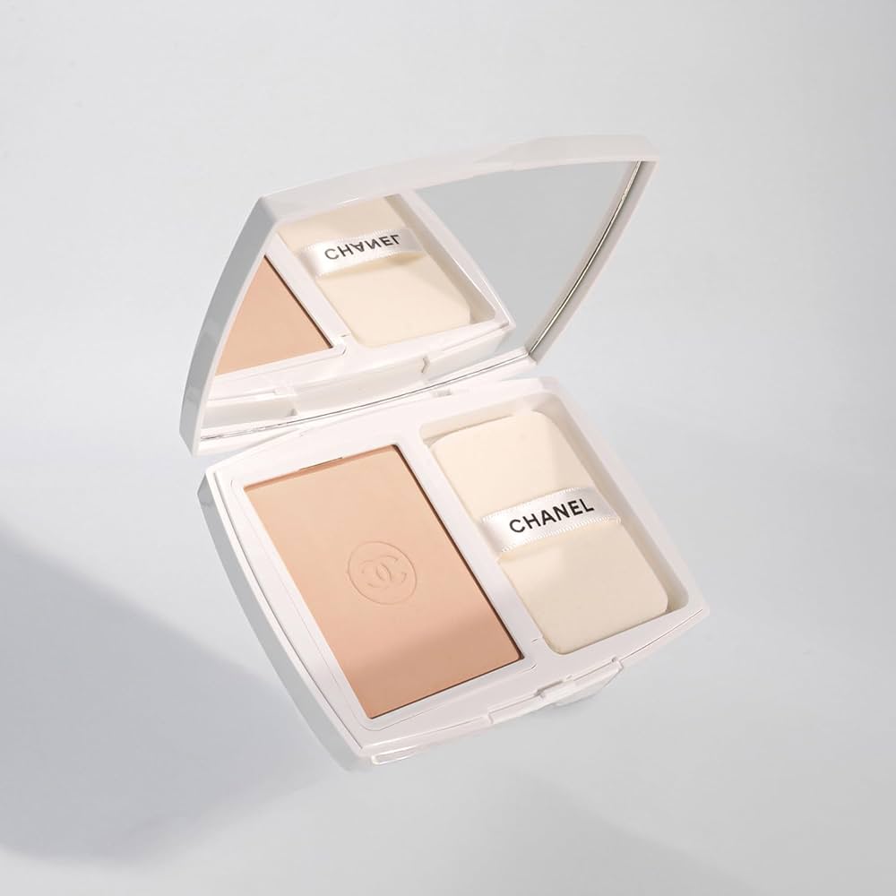 CHANEL LE BLANC B10 パウダーファンデーション 12g CHANEL LE BLANC B10 パウダーファンデーション 12g 豪華