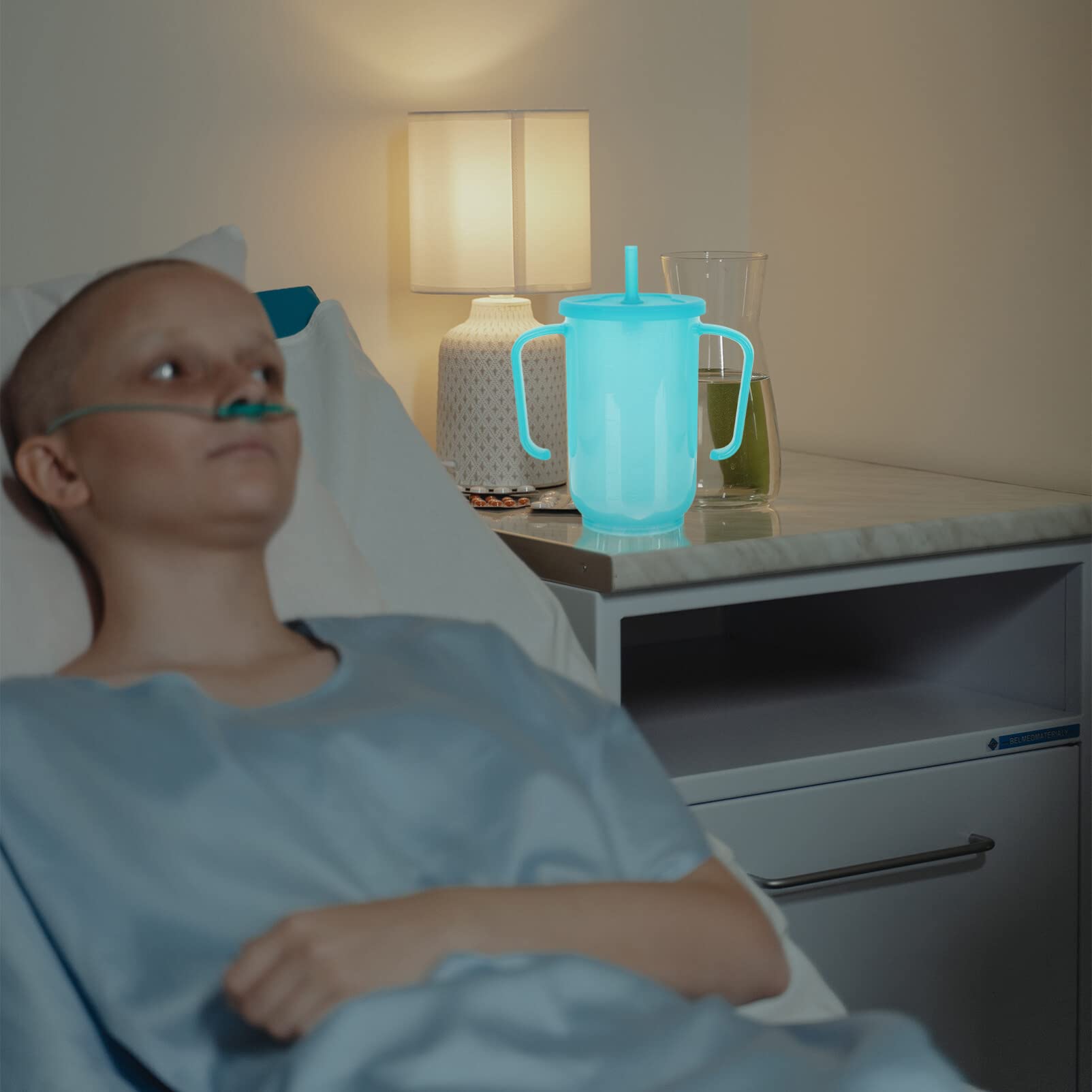 DOITOOL Gobelet D'Alimentation Pour Patients Alités Et Personnes Âgées Avec Couvercle Anti-Déversement Et Bec Pivotant Tasse Ergonomique À Double Poignée Pour Convalescence Et Handicap