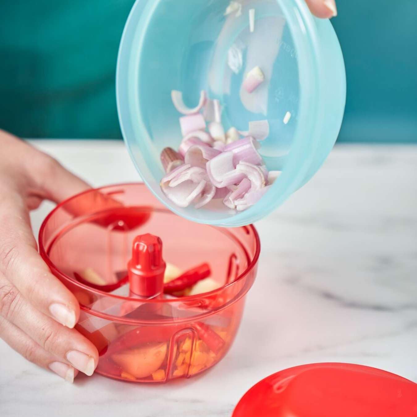 Tupperware SuperSonic Hachoir Mini, capacité de 300 ml, robot de cuisine manuel – ustensile de cuisine pour hacher les herbes, noix, ail, légumes