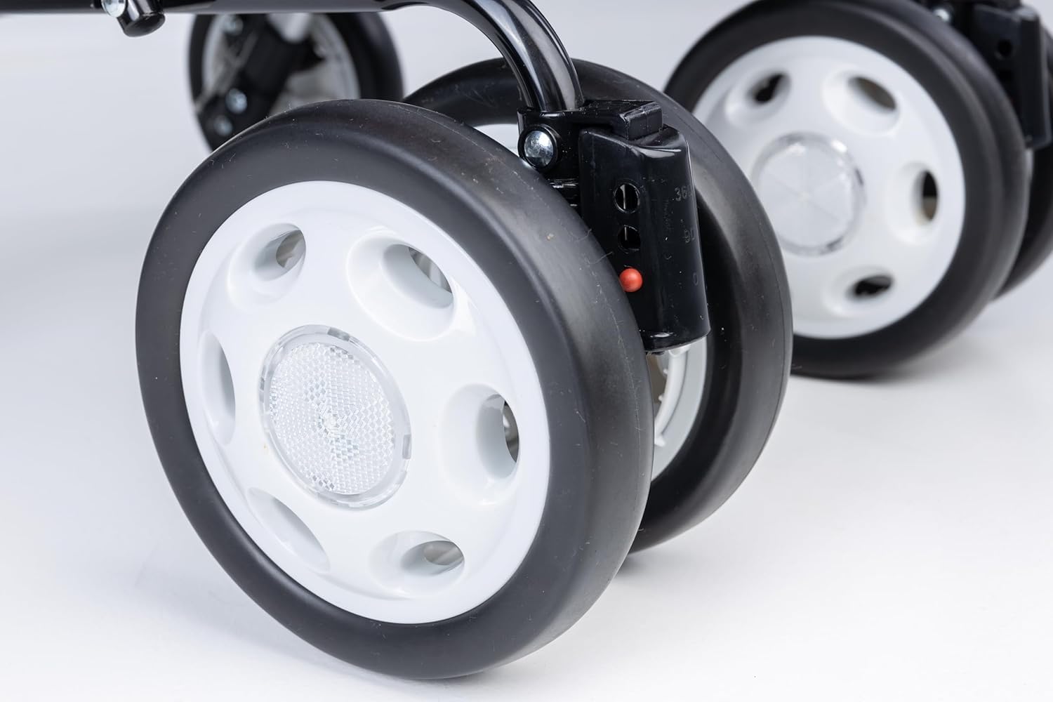 Carlett Rollator und Einkaufstrolley mit Sitz, EU-Medizinprodukt, höhenverstellbarer Griff, Doppelfeststellbremse, Räder in 3 Positionen, leicht und kompakt – Comfort Move, Schwarz