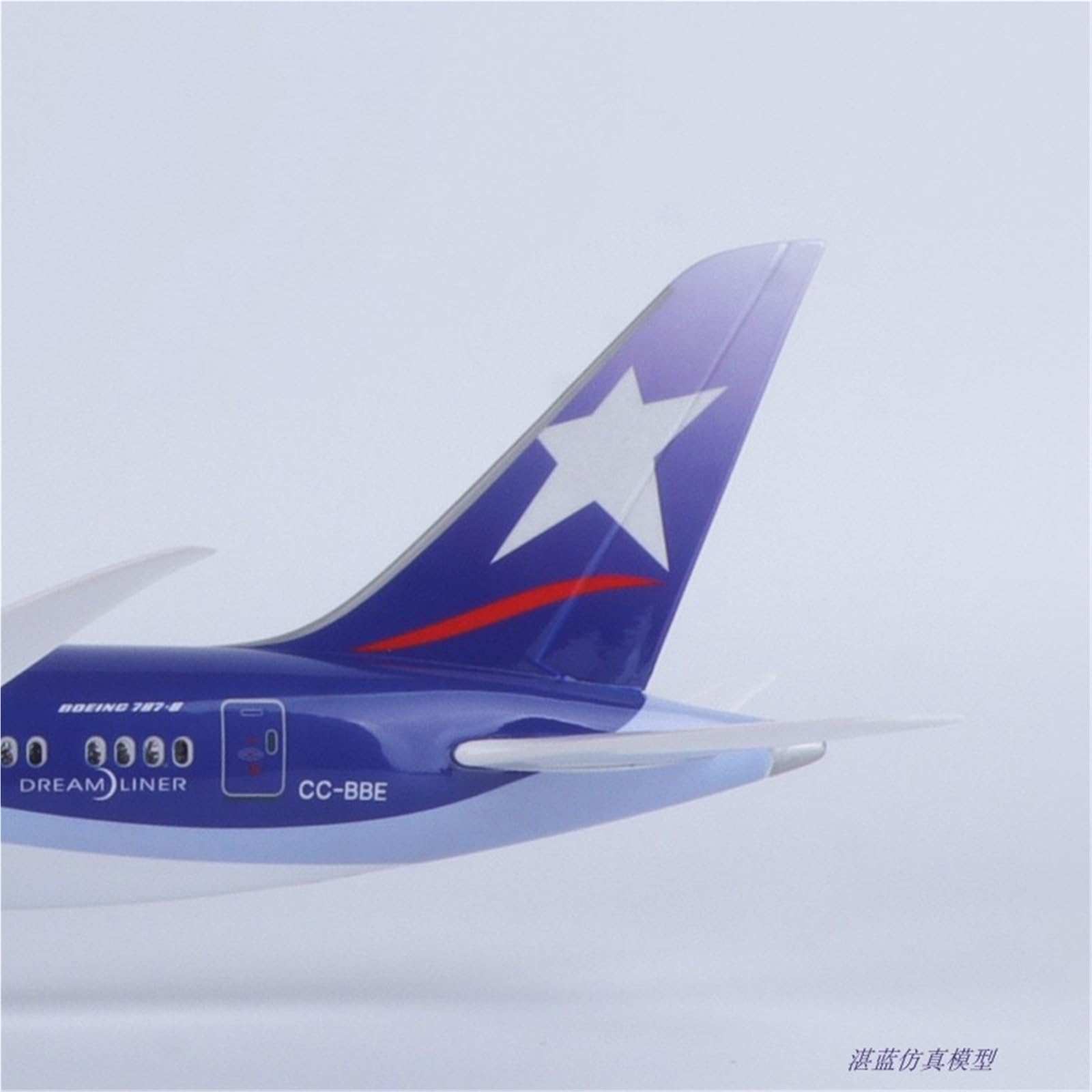 Réplica de Modelos de Aviones 1/130 Simulación Modelo de avión Civil 43 cm Aerolíneas chilenas para Boeing 787 Modelo a Escala Réplicas de Aviones Modelo de avión en Miniatura (SIN luz)