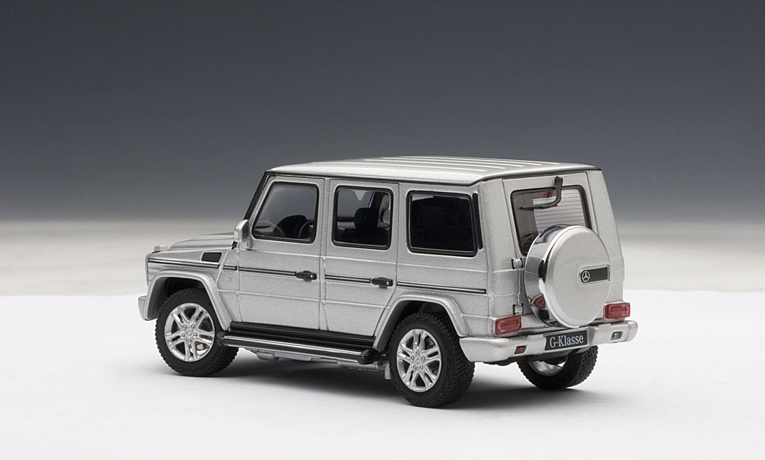 Amazon.co.jp: AUTOart 1/43 メルセデス ベンツ Gクラス 12 (シルバー