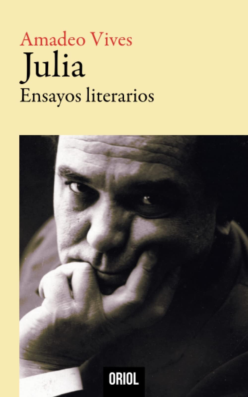 Julia: Ensayos literarios