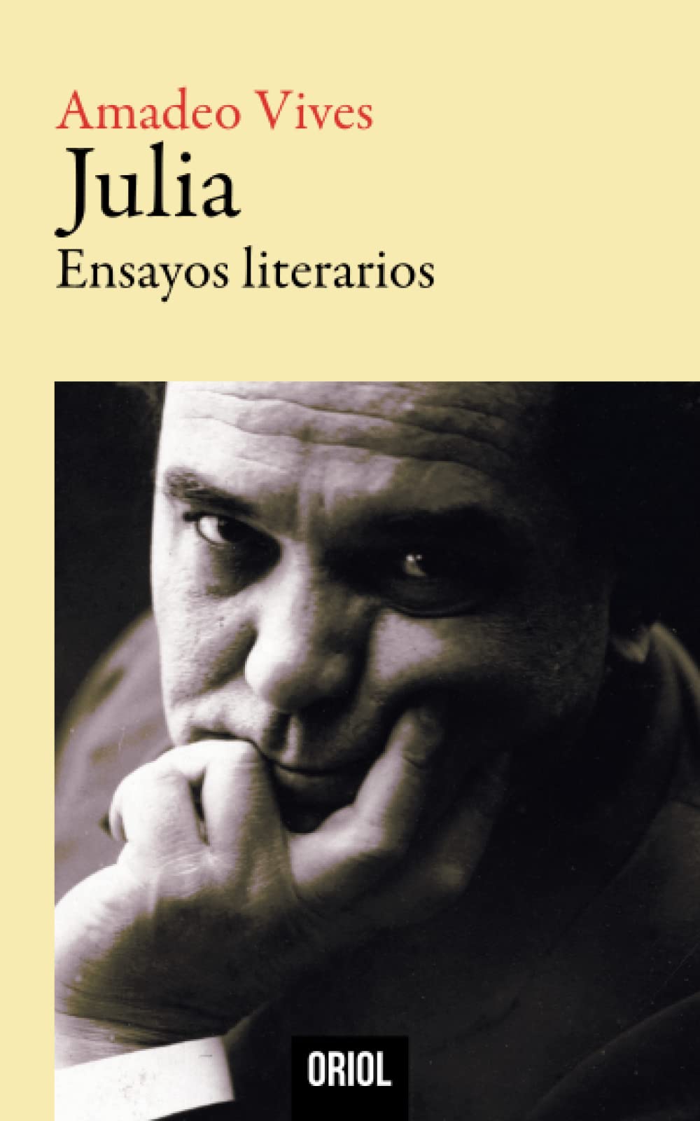Julia: Ensayos literarios
