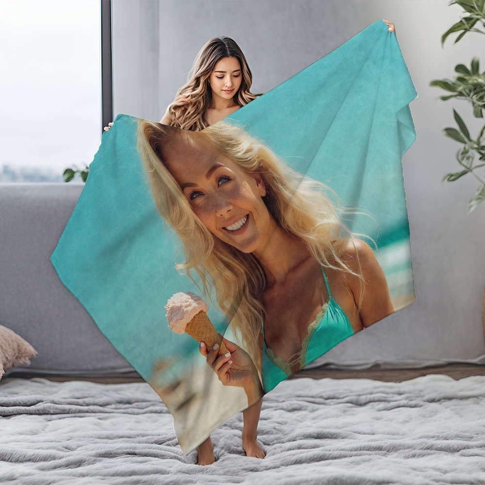 Couverture en flanelle pour soirée cocooning et détente sur le canapé du salon