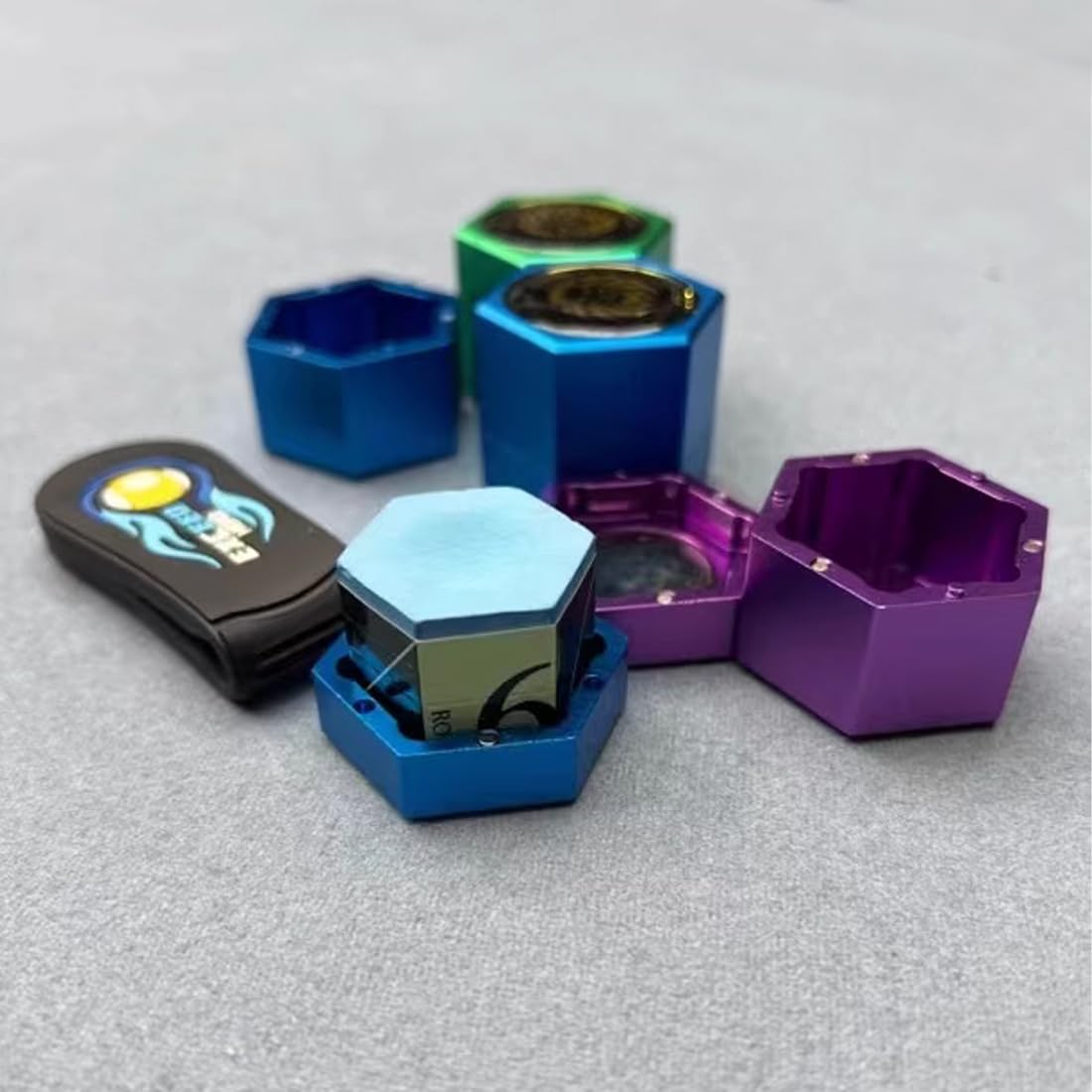 プレデターピュアチョークケース＆ホルダー　限定1セット Amazon.co.jp: YEUEK Taom プールキュー 六角形チョークホルダー