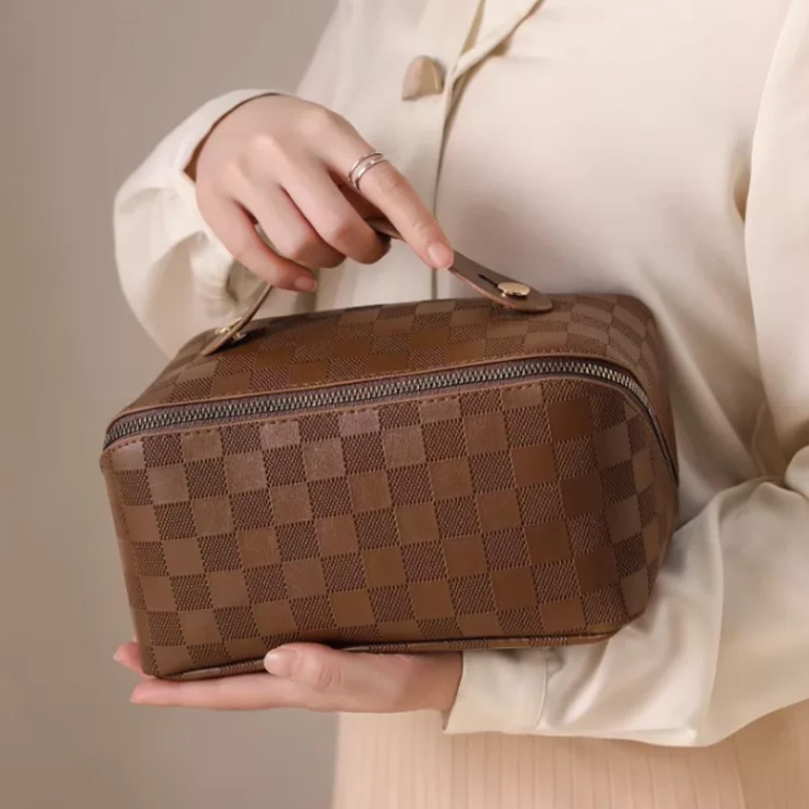 Geräumige Kosmetiktasche, Beauty Case, Strapazierfähiges Leder, Große Öffnung für Einfachen Zugriff, Leicht zu Reinigen, Geräumiger Stauraum für Große Gegenstände(White)