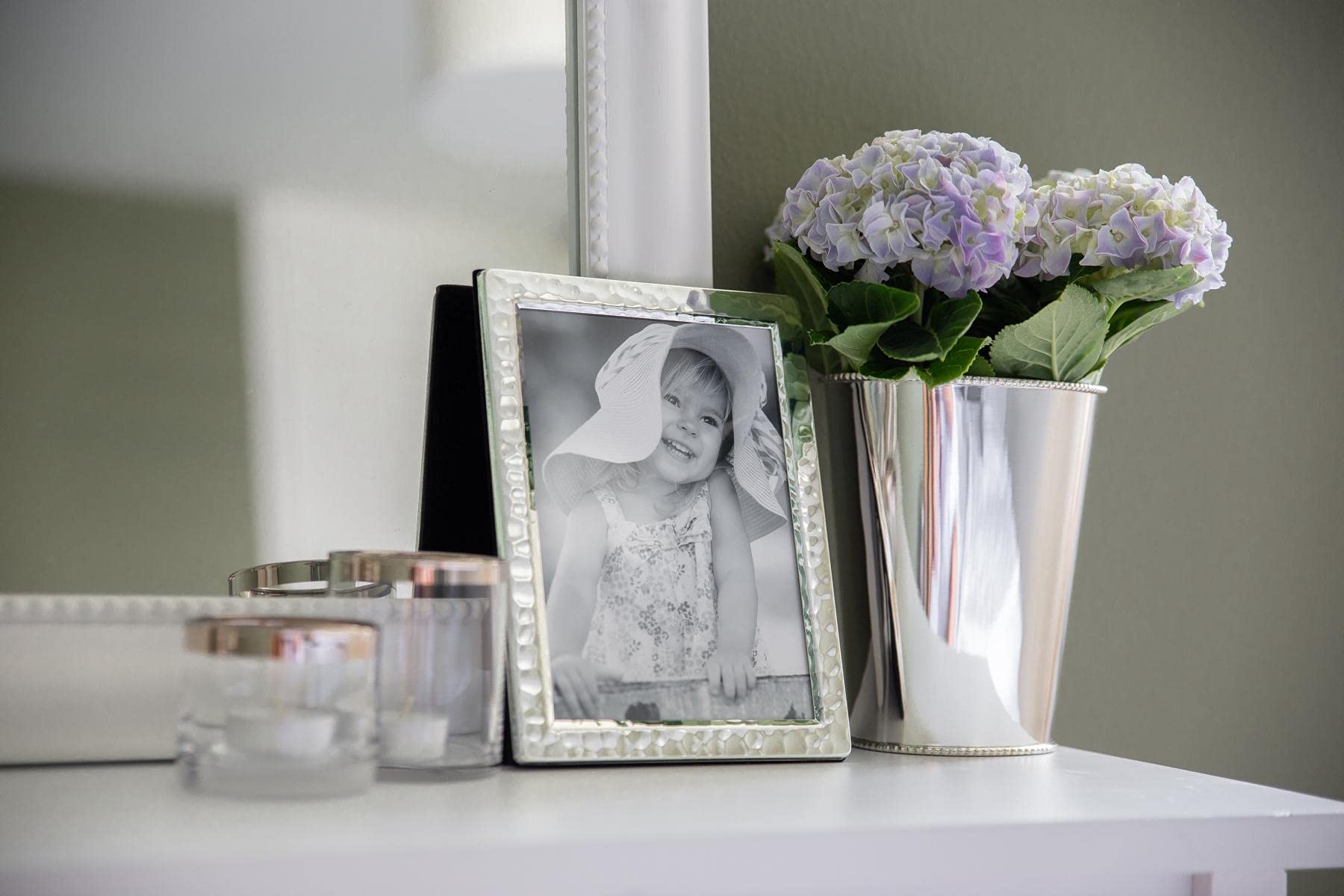 EDZARD Cornice portafoto Pavia (15 x 20 cm), placcata in argento, con 2 ganci, effetto martellato, cornice in argento in formato verticale e orizzontale