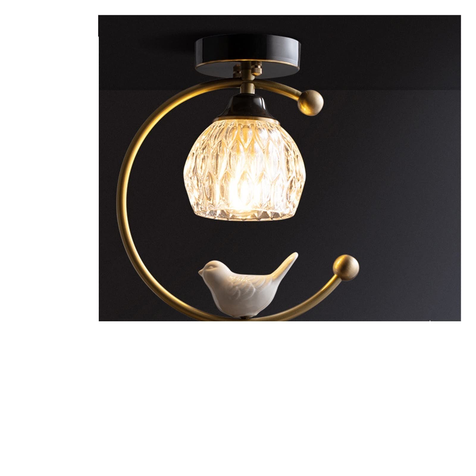 Lustre en cuivre au-dessus de la table pour illuminer vos dîners chaleureux