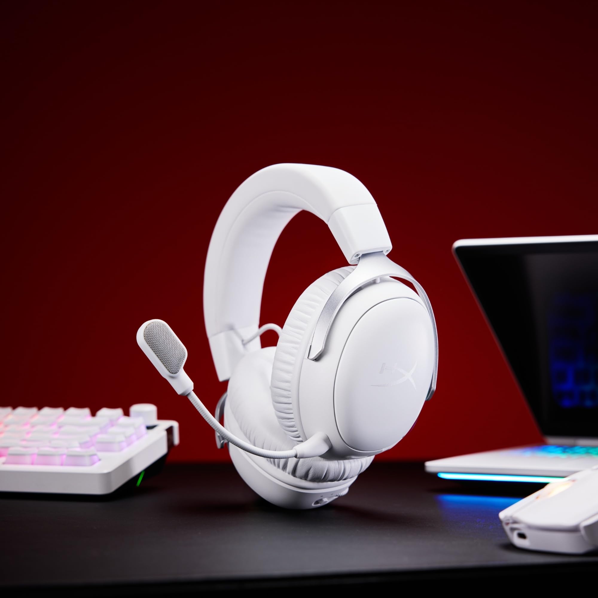 HyperX Cloud III S, Casque Gaming sans Fil, Bluetooth/2,4 GHz, PC/PS5/Xbox, jusqu'à 200h de Batterie, transducteurs 53 mm, DTS, Micro 10 mm, Blanc