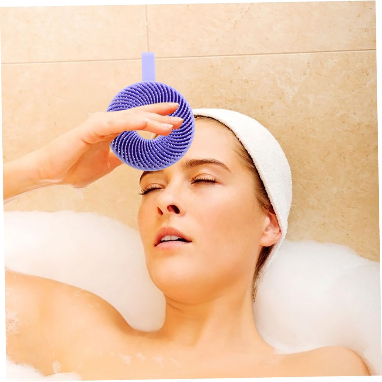 Silicone Face Wash Brush Manual Facial Cleansing Brush Soft Silicone Scrubber for Sensitive Skin Deep Pore Cleansing Exfoliator Portable Purple for Spa and Daily Use