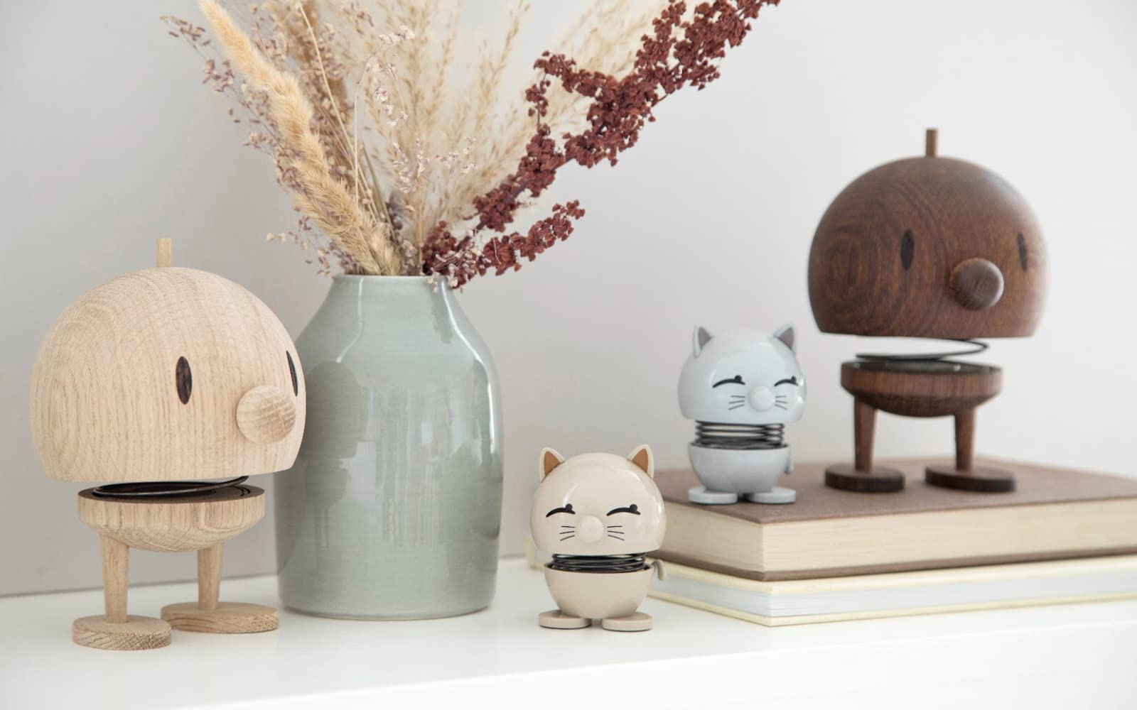 Hoptimist Decorazione Figura Bumble L Raw Oak, Figura oscillante, Legno di quercia, Marrone chiaro, 15 cm