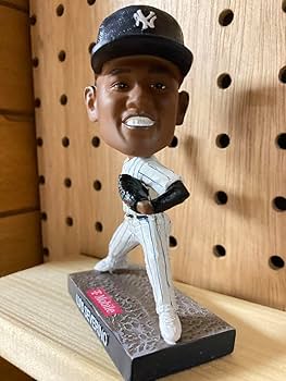 Amazon.co.jp: ヤンキース ルイスセベリーノ ボブルヘッド mlb