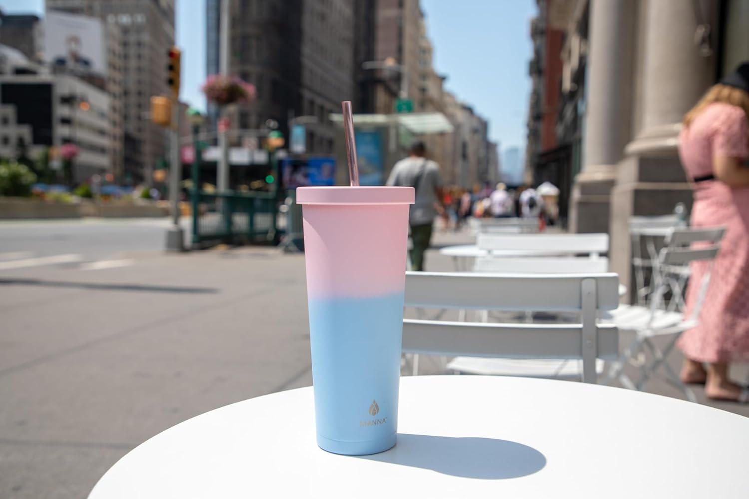 Manna Chilly Double-wall Vacuum Insulated Stainless Steel Tumbler with Splash-proof Lid and Reusable Tritan Straw - 24 Oz - Sky Blue Ombre - Image 4
