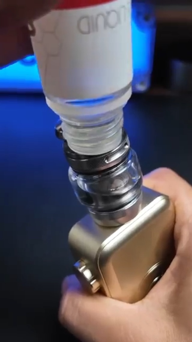 comment remplir de liquide l'atomiseur vaporresso itank T