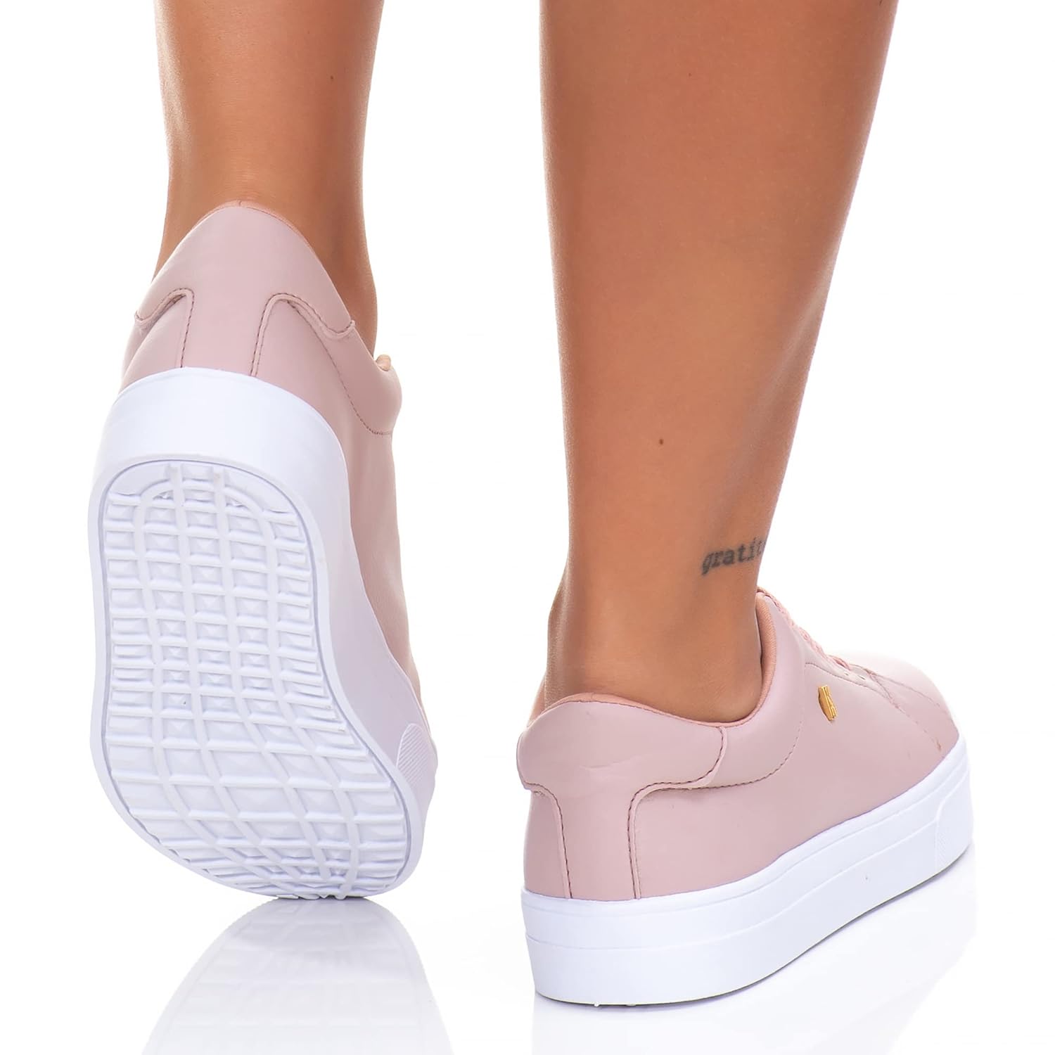 Tenis Feminino Casual Original Nude em promoção! Veja a oferta e mais achadinhos de Tênis 7 Hoje é o melhor dia para comprar Tenis Feminino Casual Original Nude com aquele preço maroto! Promoção! Aproveite a oferta! 7