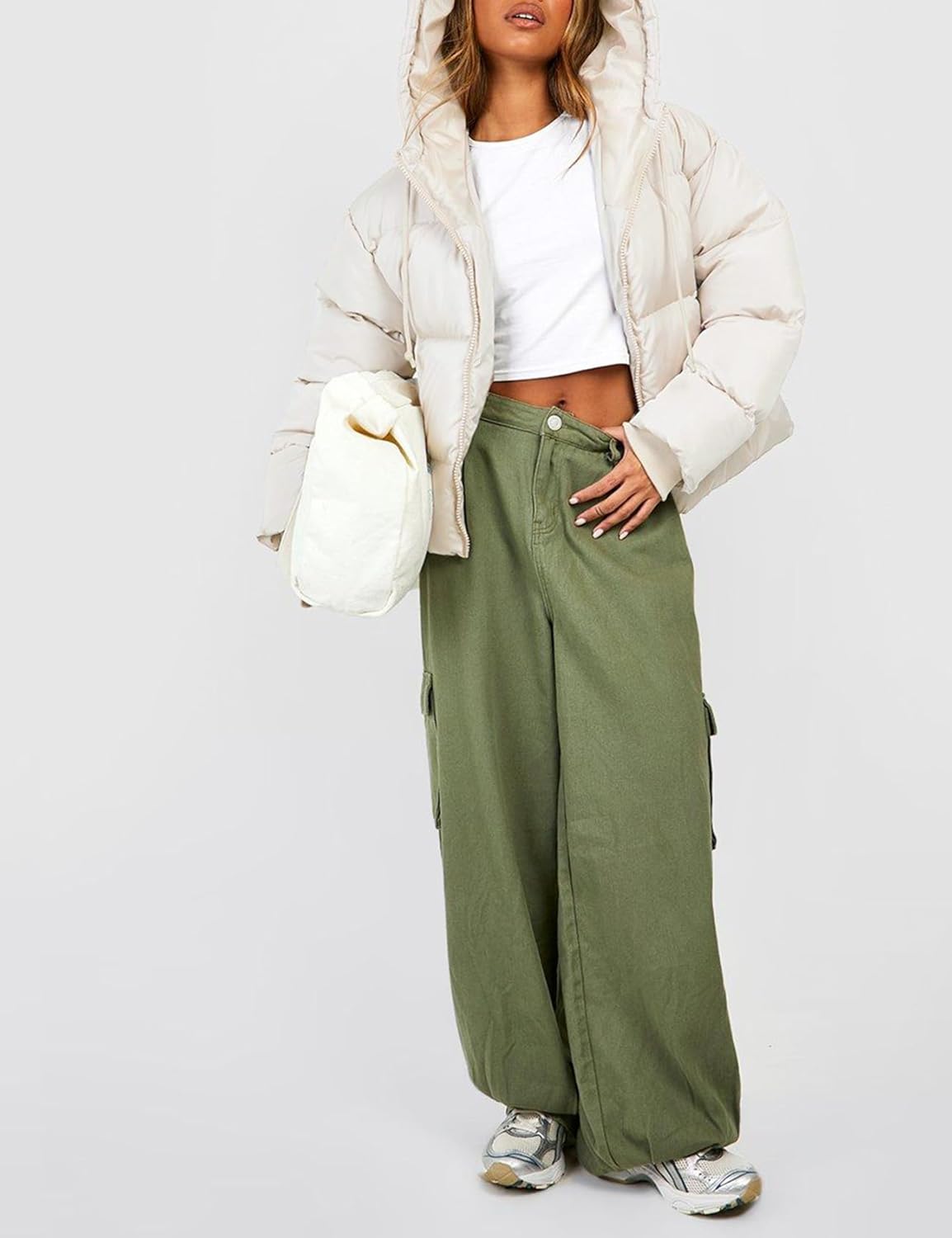 Wyeysyt Women's Cropped Puffer Jackets Winter Warm Lightweight Quilted Jackets Hooded Full Zip Coats with Pockets - Image 2