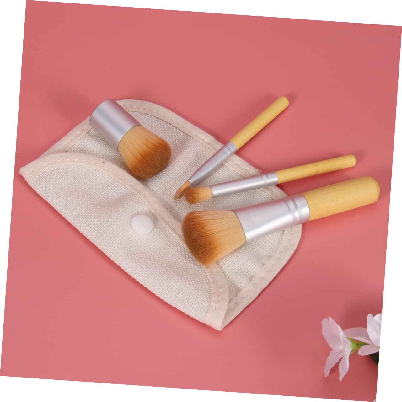 Healvian 4pcs Professional Makeup Brush with Handle and Linen Bag for Cosmetics Application and Blush Touch Up for Women