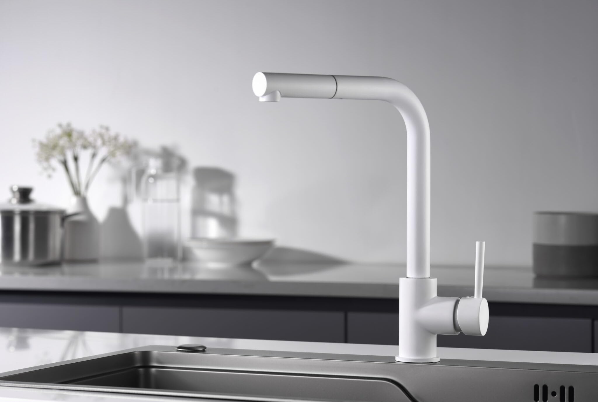 IMEX Grifo Cocina Fregadero Extraible - MALTA Grifo Cocina Monomando con Caño Extraíble, Cartucho Cerámico Ø35mm, Cuerpo de Latón, Acabado y Diseño Moderno y Elegante (BLANCO MATE)