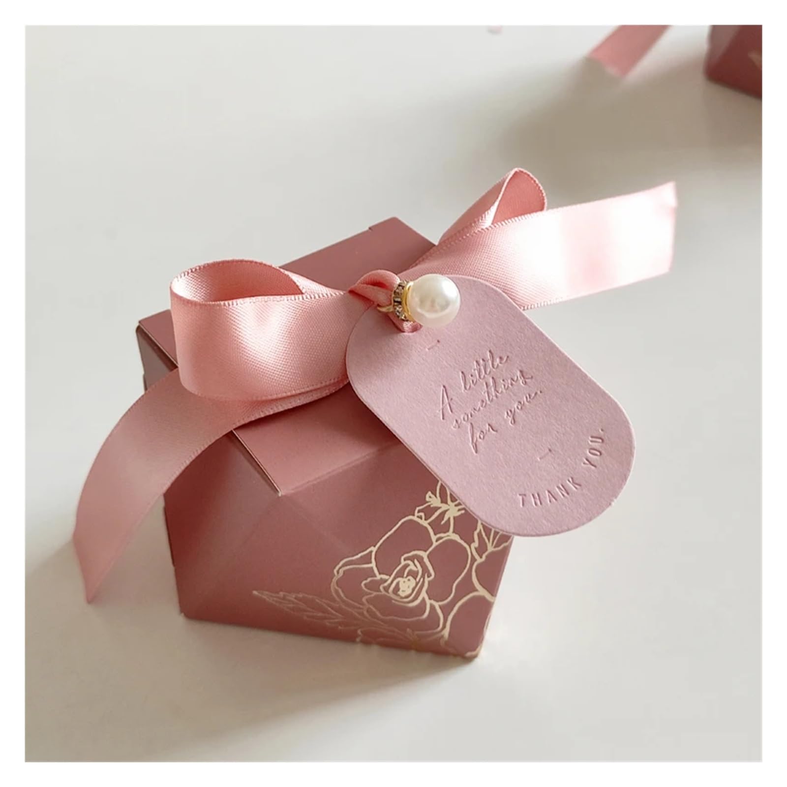 Cajas De Recuerdos De Boda Caja de regalo Cajas de papel con forma de diamante for dulces Caja de embalaje de chocolate Favores de boda for invitados Fiesta de cumpleaños(Silver,100 PCS_5.3X6X6CM)