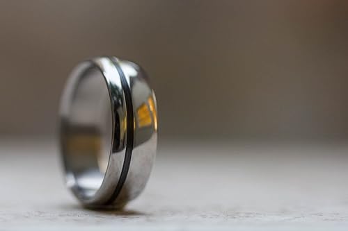 Miniatura 4 de Men's titanium and carbon fiber ring Unique and minimal wedding band. Water resistant hypoallergenic. (00334_7N)