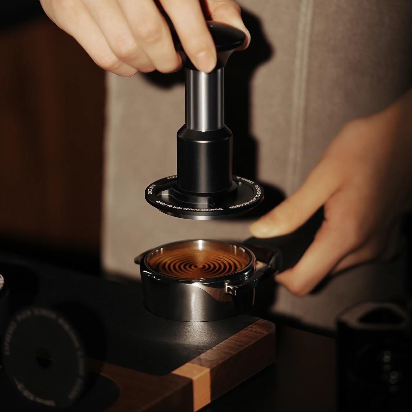 Tamper De Café 51/53 / 58mm 30lb 4 Resortes Presión Constante Calibrado Multiusos Espresso Portafiltro Barista Reemplazo(58.35mm Black)