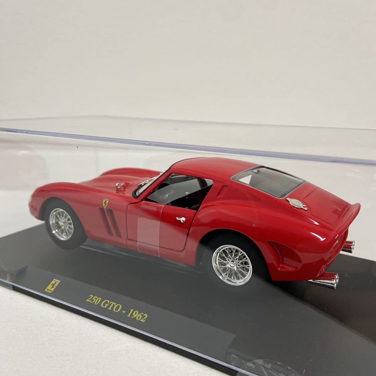 【デアゴスティーニ完成品】フェラーリ250GTO　1/8スケール hqdefault.jpg