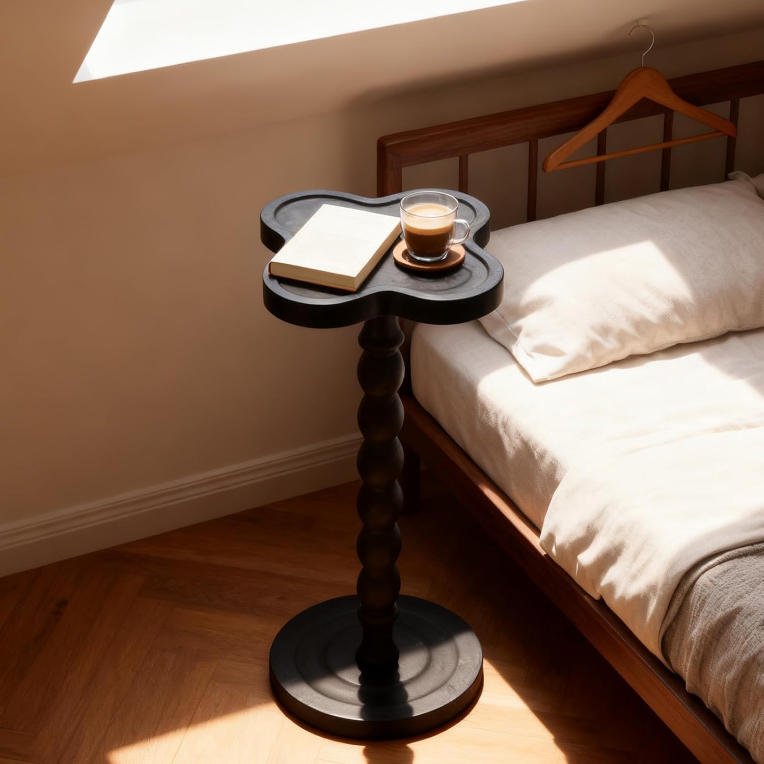 Four-Leaf Clover Side Table, Small Coffee Table for Small Spaces, Modern End Table, Tea Table, Solid Wood Leg for Living Room, Bedroom, Sofa Couch & Office (Black)