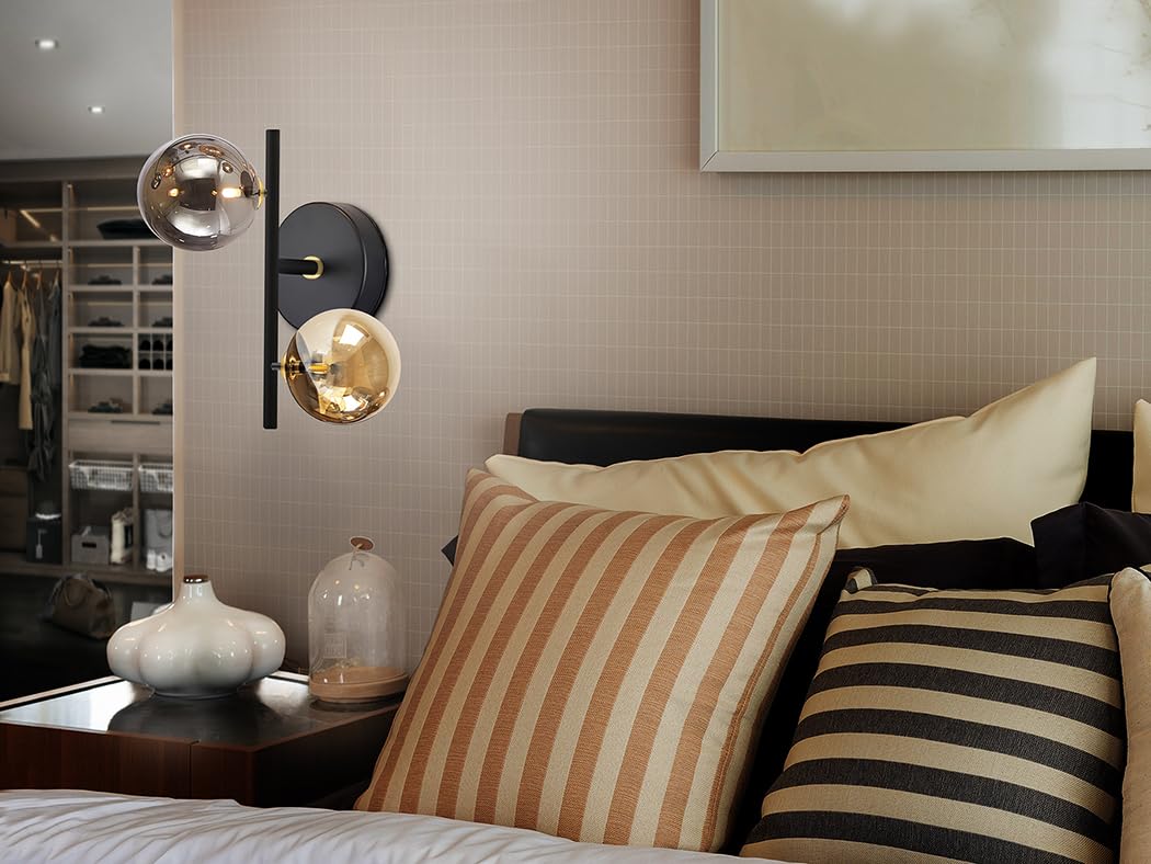Schuller Lámpara de pared de 2 luces realizada en metal acabado negro mate, con detalle de latón satinado