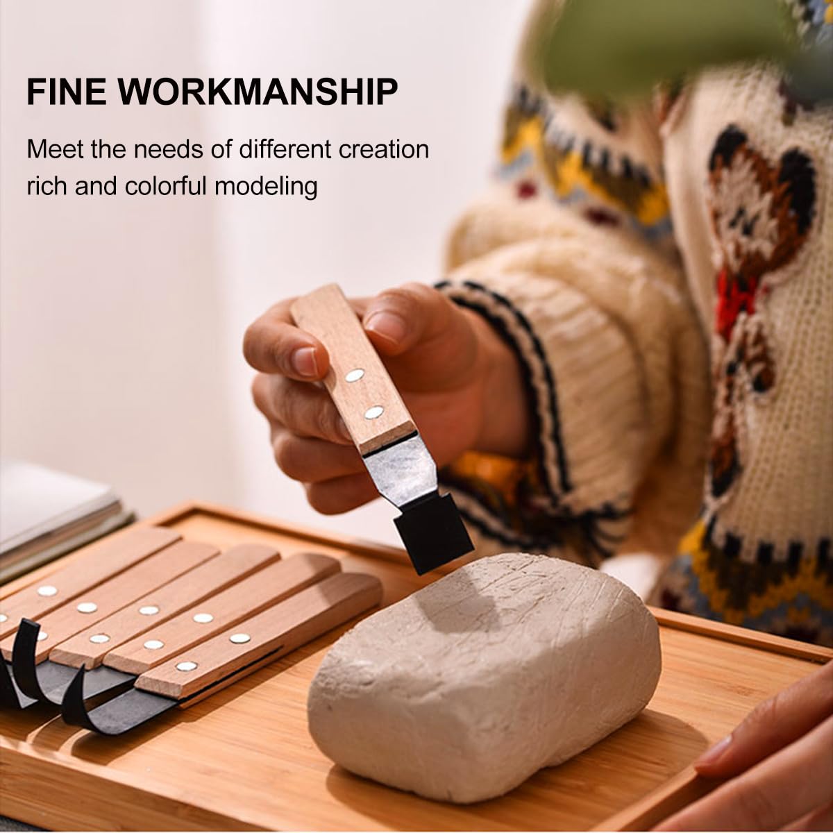 Uonlytech Conjunto de 8 Herramientas Manuales para Esculpir Arcilla Mango Ergonómico de Madera y Cuchillas de Acero Inoxidable para Modelado y Cerámica Color Aleatorio