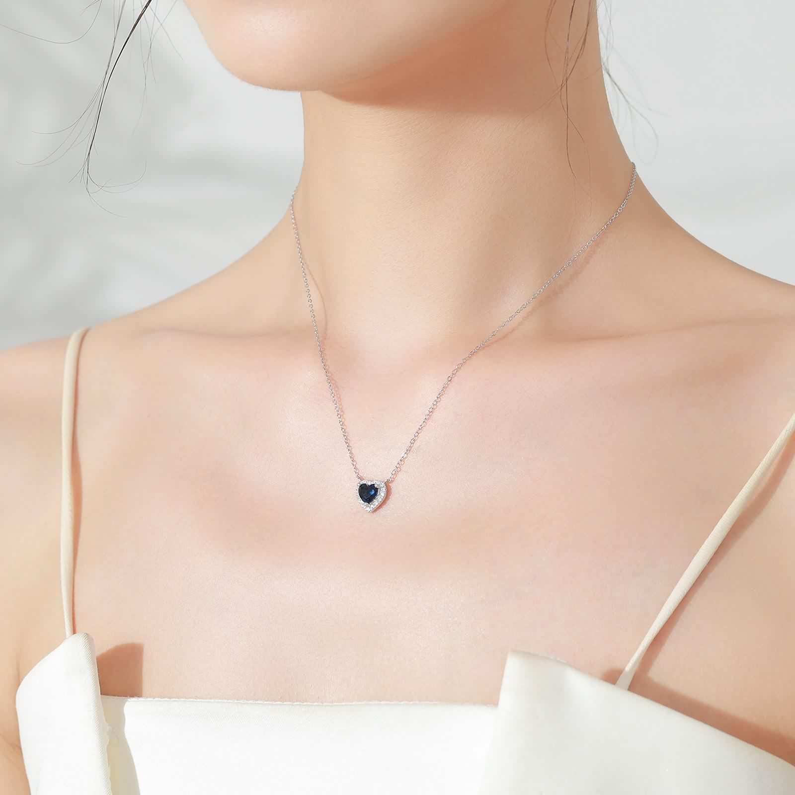 Set di gioielli in argento, orecchini e collana, in argento Sterling 925, ciondolo a forma di cuore con zirconi da donna