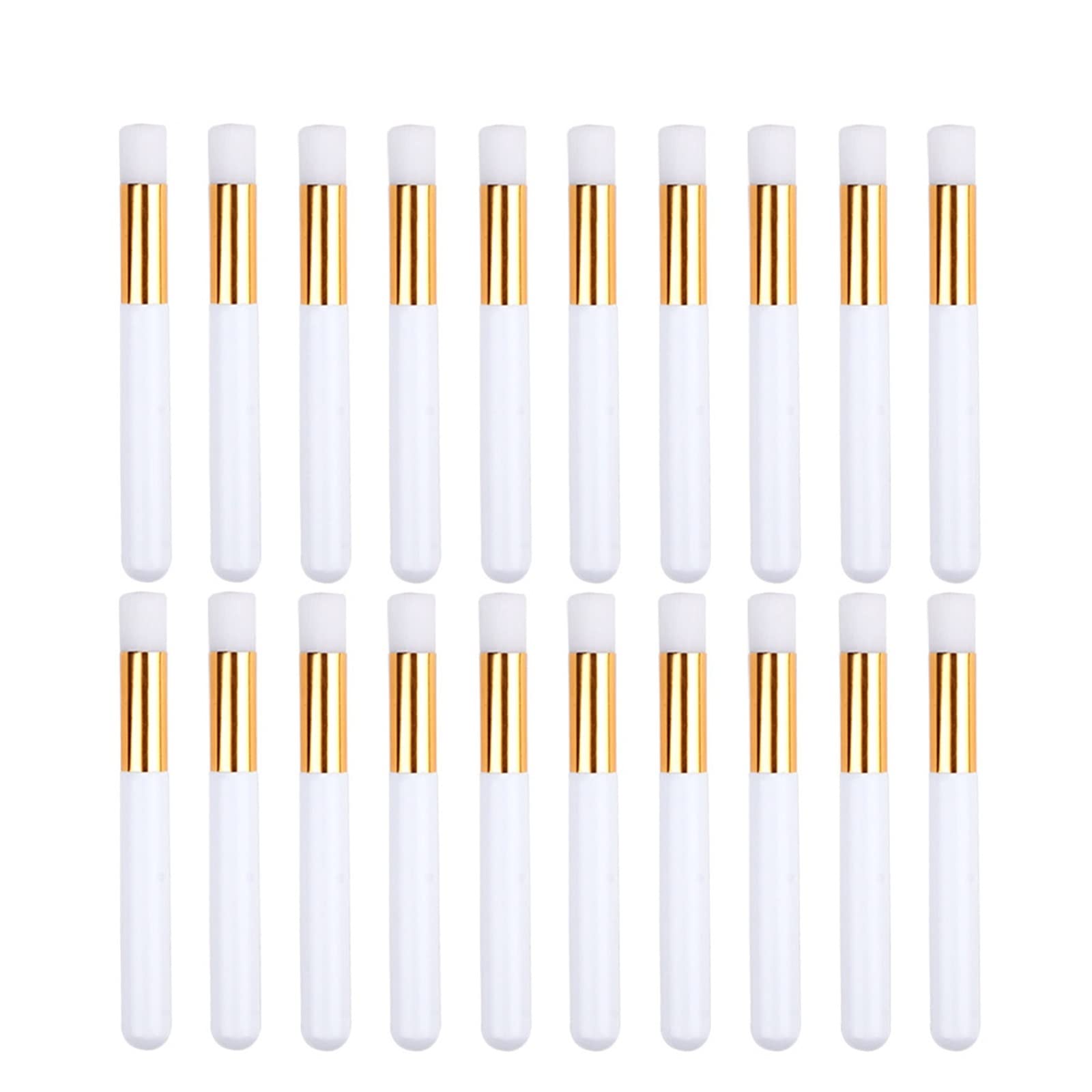 Brosse de nettoyage des cils pour la routine de démaquillage du soir à la maison