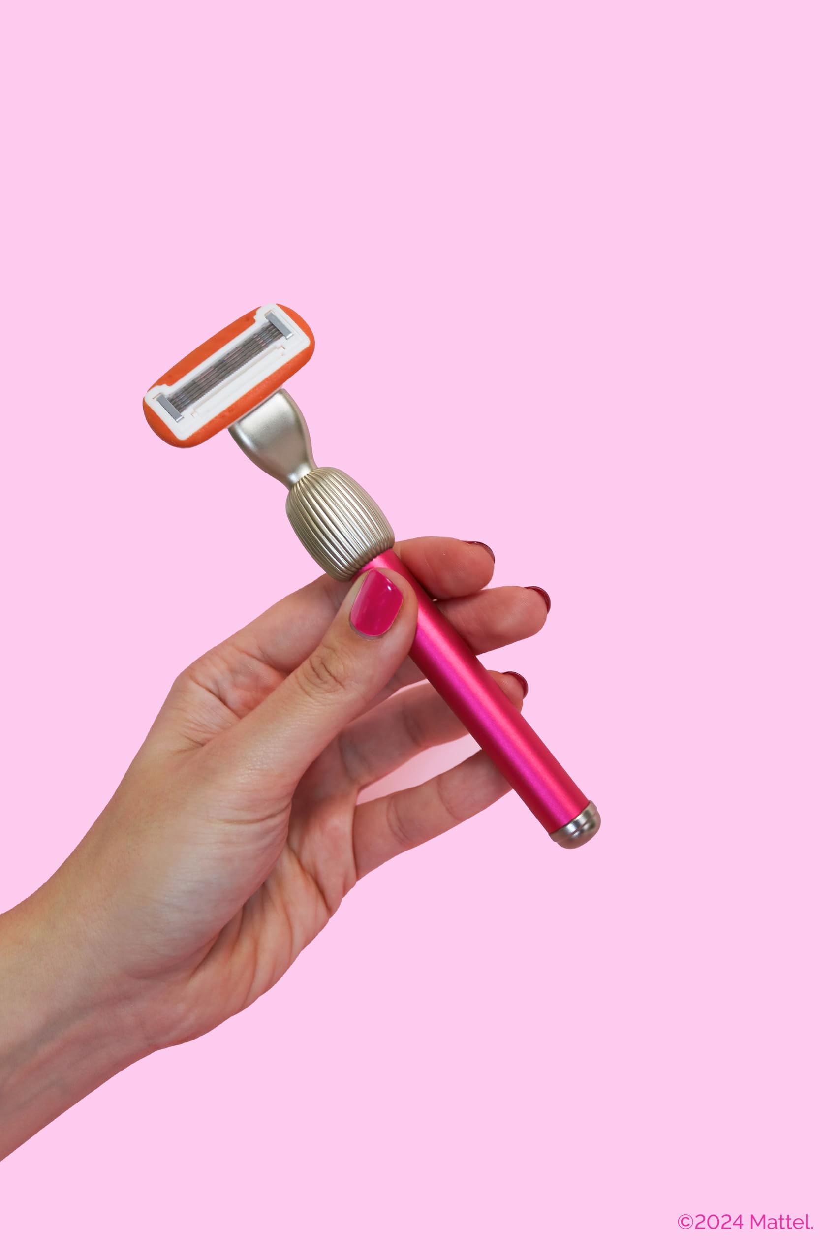 THAT PINK SET Barbie™ x Fler - Rasoio Donna con Supporto e 2 Lamette di Ricambio, Rasoi Unisex, Set con Mousse per la Depilazione e Crema Corpo Lenitiva, Lametta con Aloe Vera