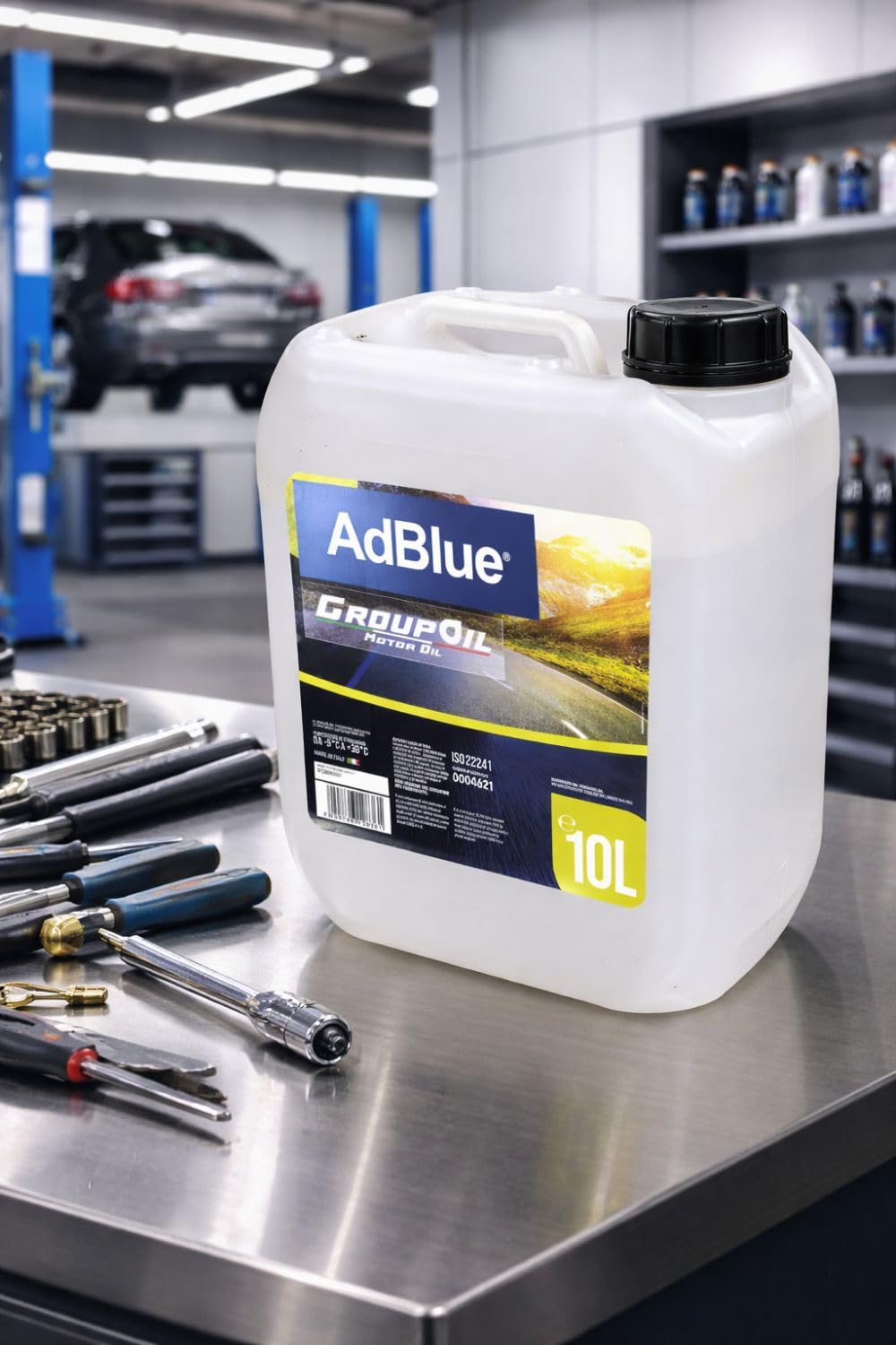 GROUPOIL - Adblue 10L per motori diesel, additivo per gas di scarico con tubo per facilitare il riempimento - Conforme alla ISO 22241 - compatibile con il sistema SCR - 100% made in italy