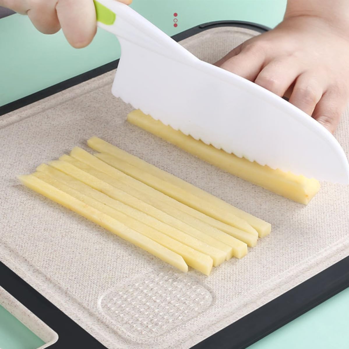 6pcs Pp Cake Cutters with Ergonomic Design and Reusable Fruit Cutting Tools in White, Unique Shape with Large, Medium, and Small Sizes, for Home and Kitchen Dessert Cutting
