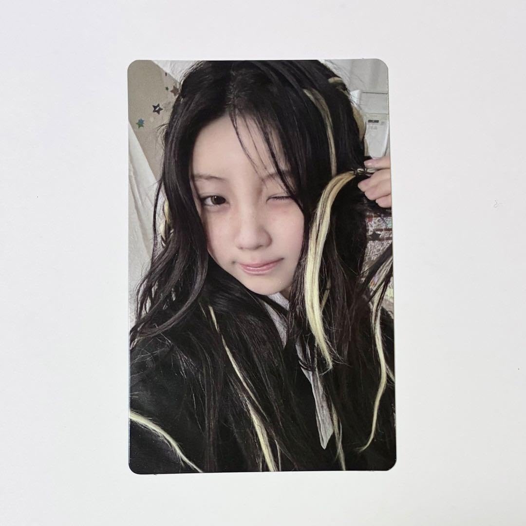 Amazon.co.jp: ILLIT 아일릿 bomb STAR BOMB ver. ウォンヒ : おもちゃ