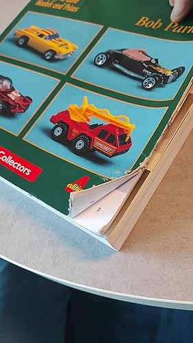 ヴィンテージThe Complete Book of Hot Wheels 洋書 ホットウィール 洋書 The Complete Book of Hot Wheels Their 30th