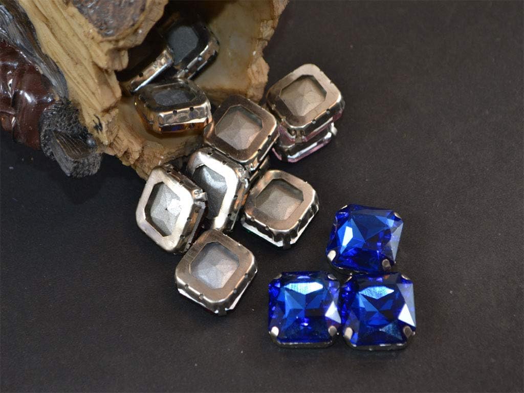 The Design Cart Red Square Glass Stones with Catcher (2 cm) (10 Pieces) - for Sewing, Embroidery, Jewellery Making, Art and Craft