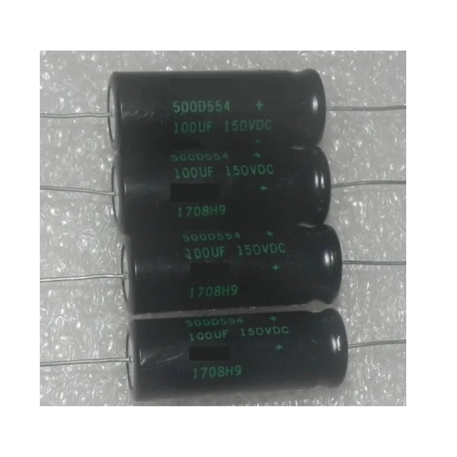 Capacitor 150v 100uf 500D554 axial pour réparer un vieil amplificateur qui ronronne