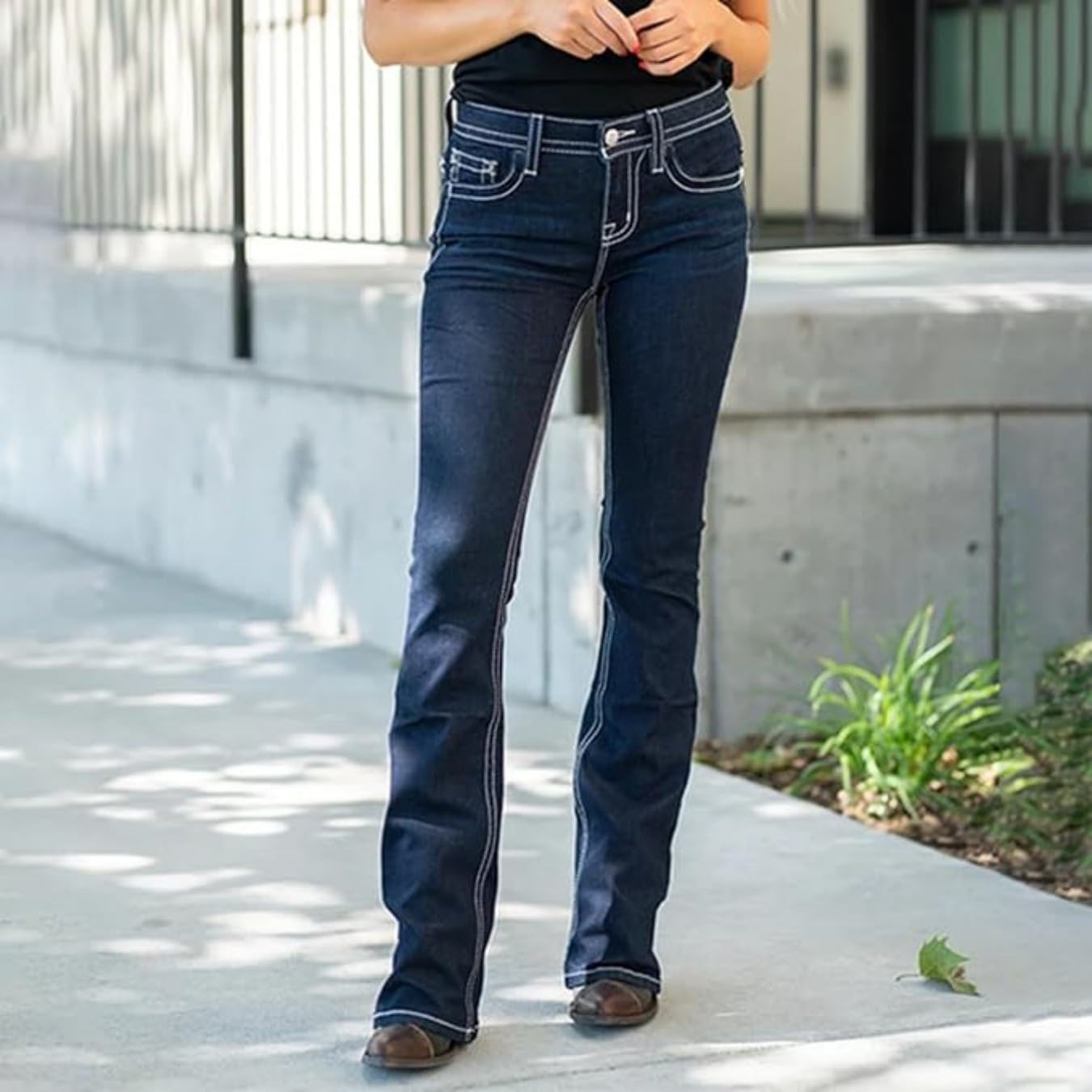 Jeans de corte de bota para mujer, elásticos con bordado de plumas y flores, tiro medio, pantalones de pierna recta